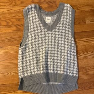 Abercrombie sweater vest